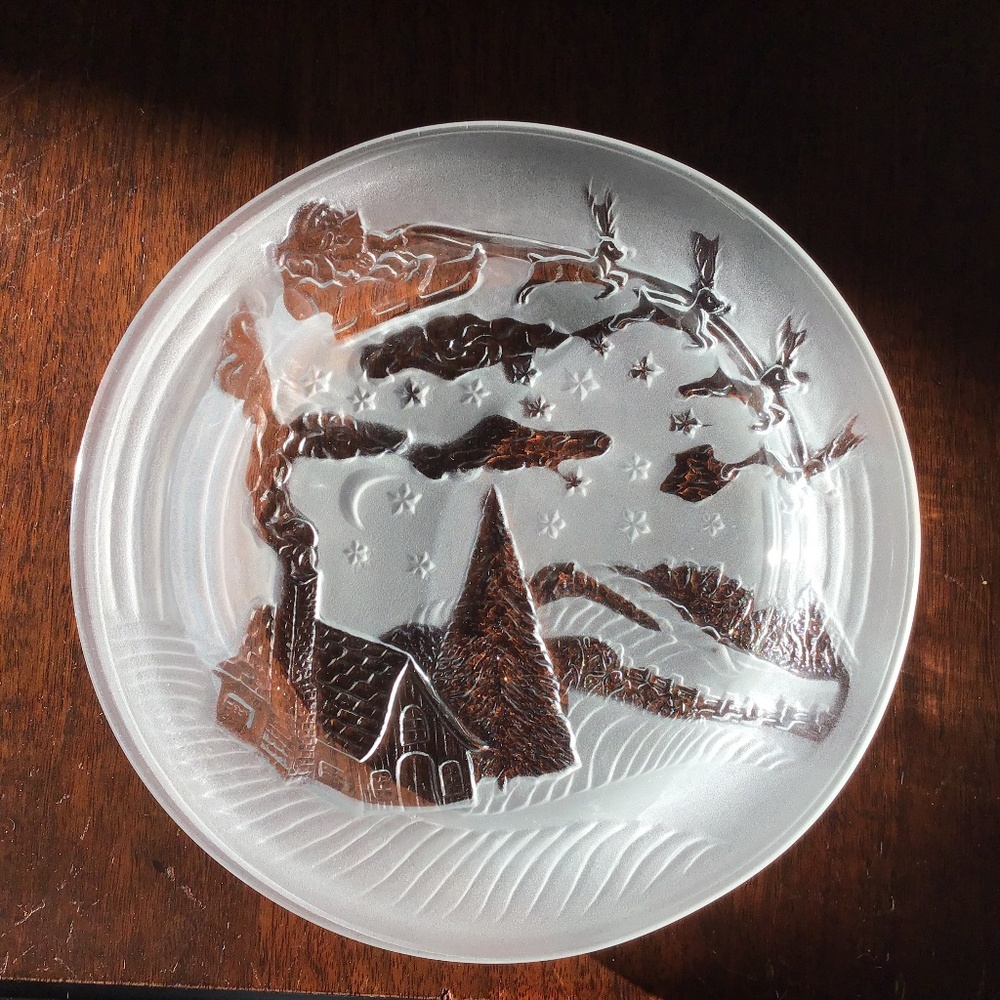 Vintage Twas the Night Before Christmas Frosted Glass Plate